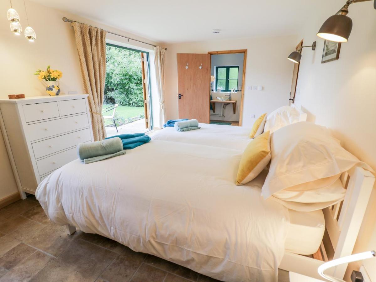 Five Mile House Barn Villa Cirencester Exteriör bild